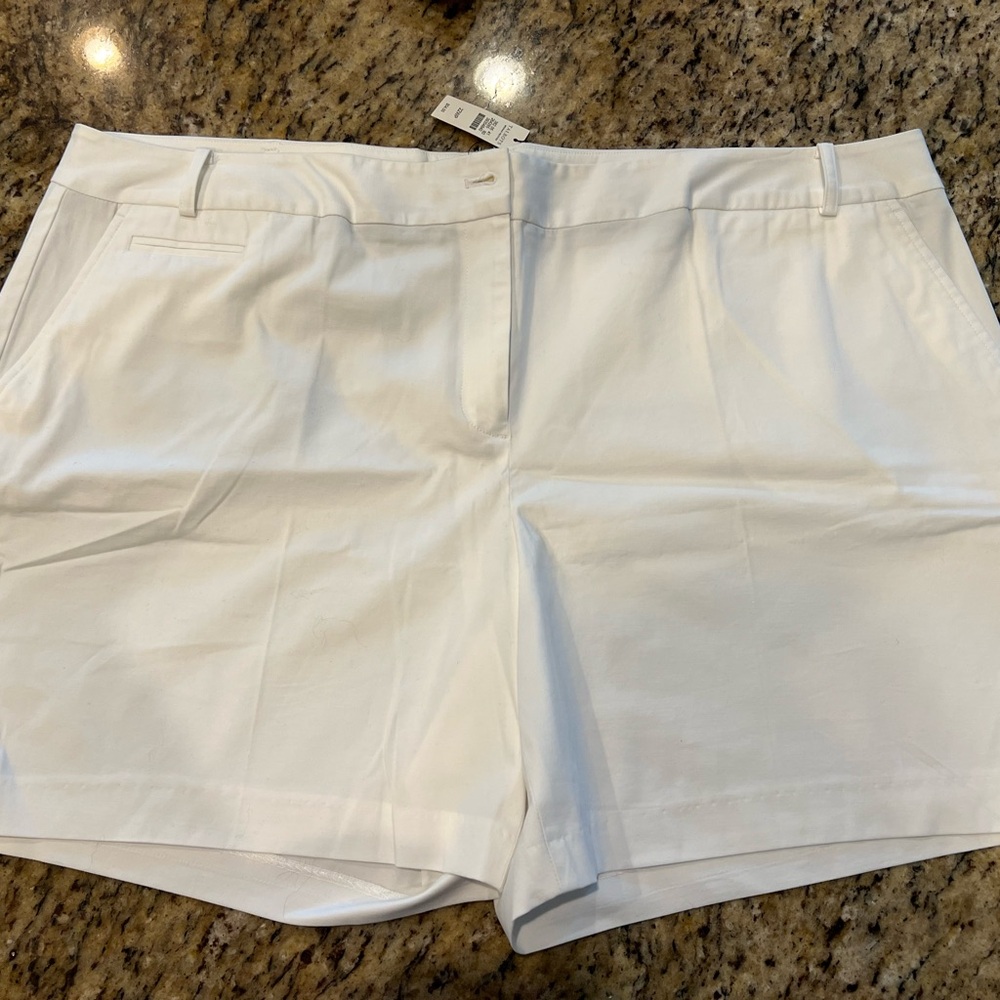 NEW with tags.  Talbots White Shorts